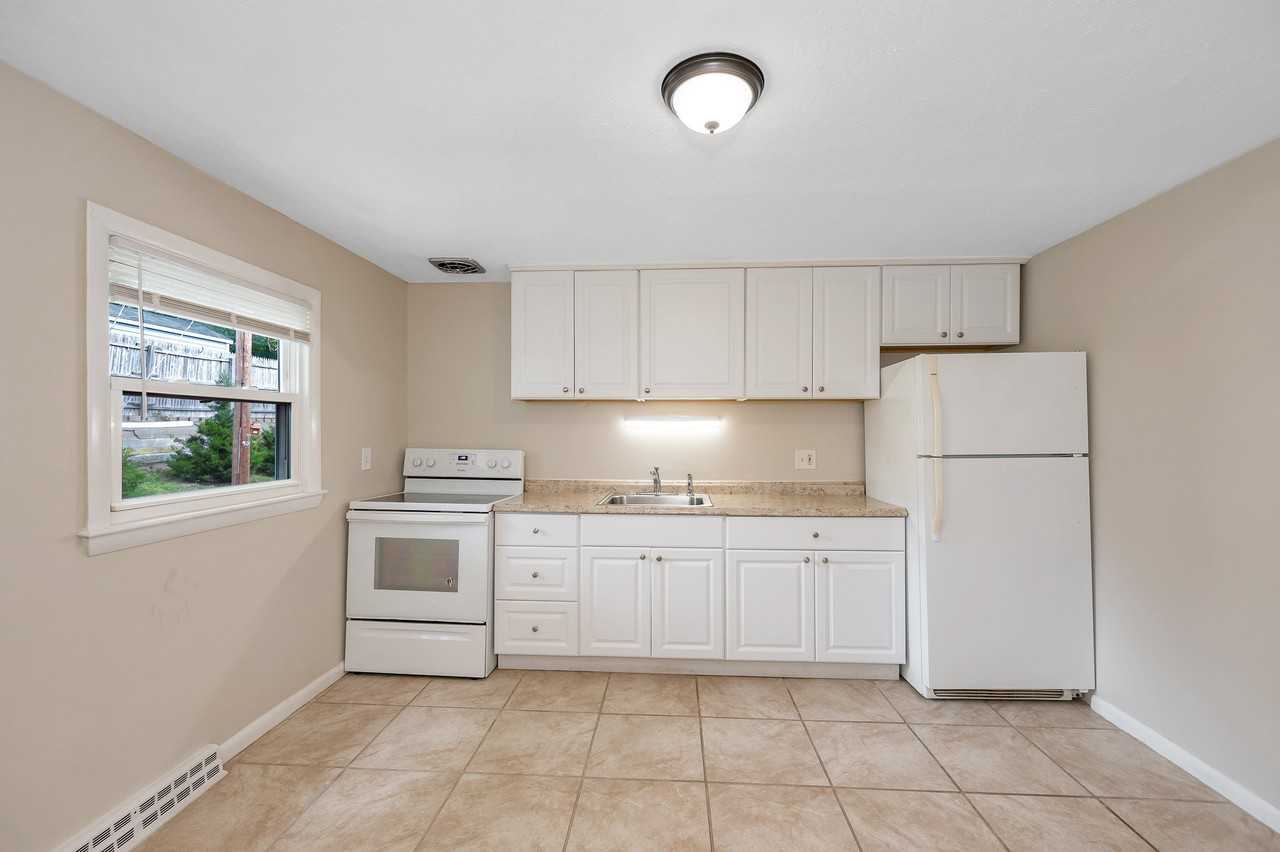 Princeton Court Apartments - Photo 5 of 50