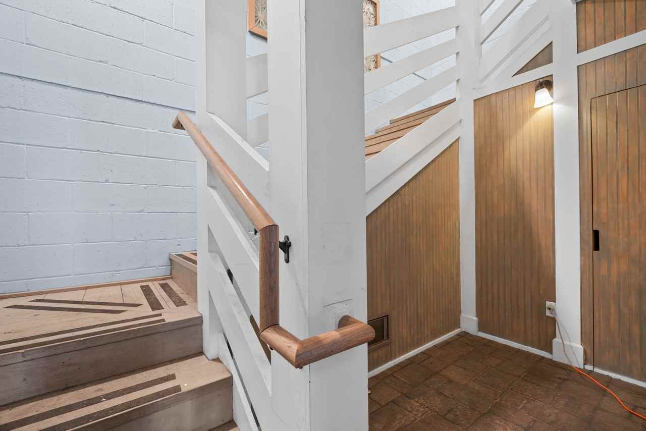 7922 Shore Drive - Photo 4 of 27