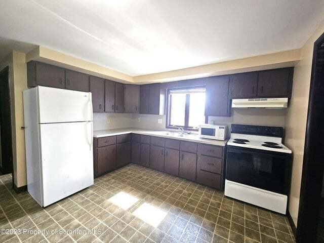 526 North  Hughes Court - Photo 3 of 8