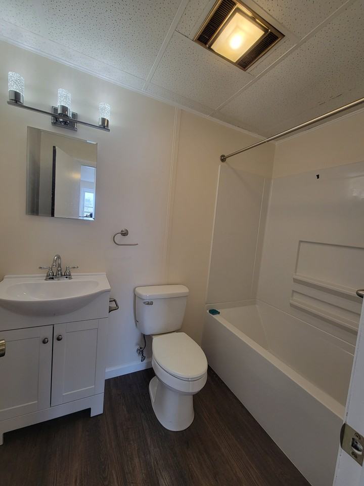 215 Loch Lomond Road - Photo 6 of 18