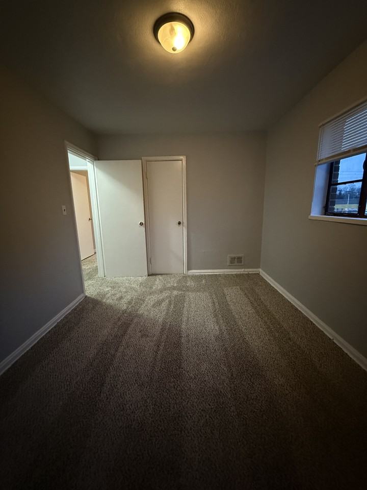 613 Gainsborough Road - Photo 6 of 14