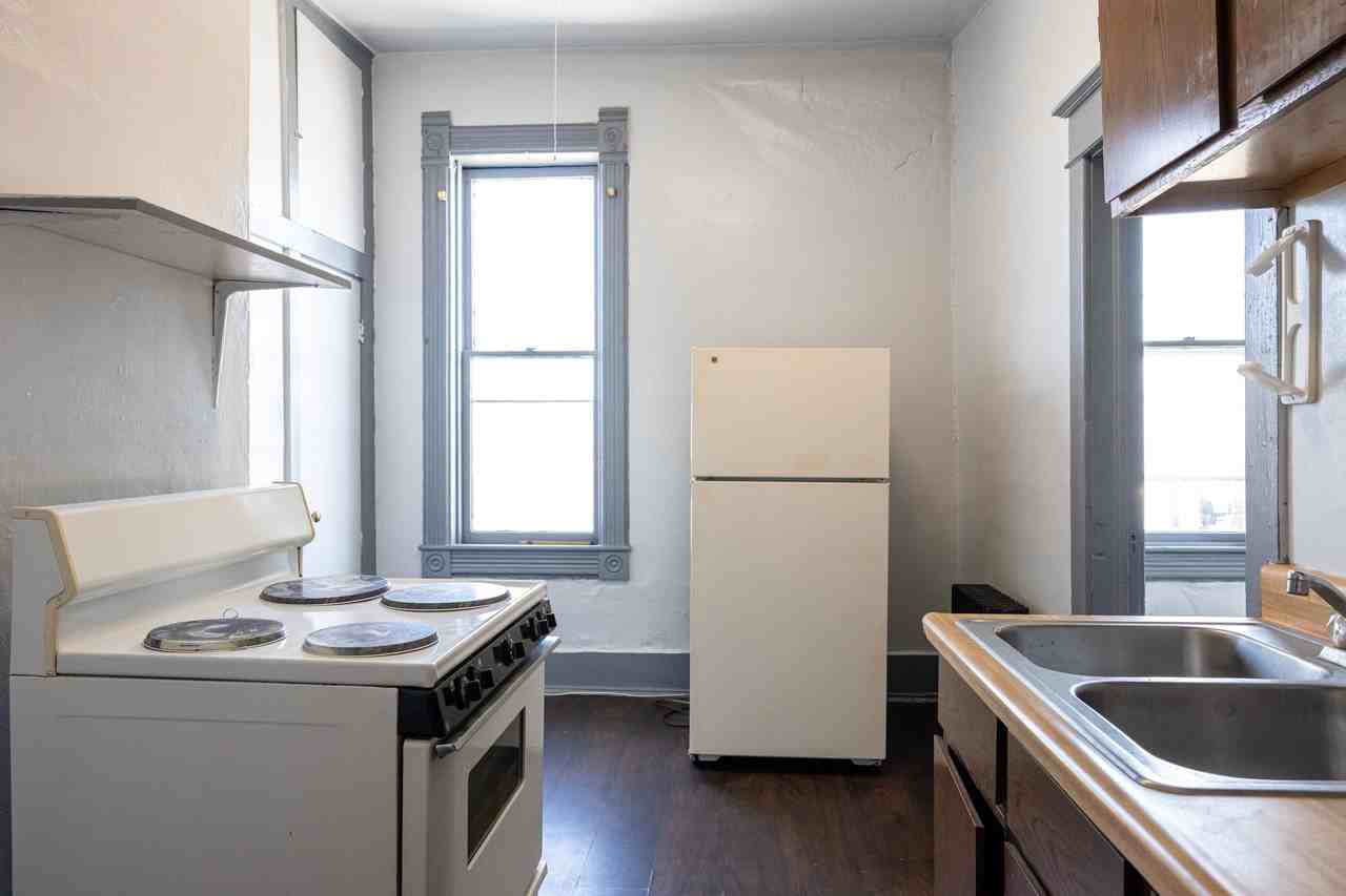 121 East Quincy Street - Photo 4 of 8