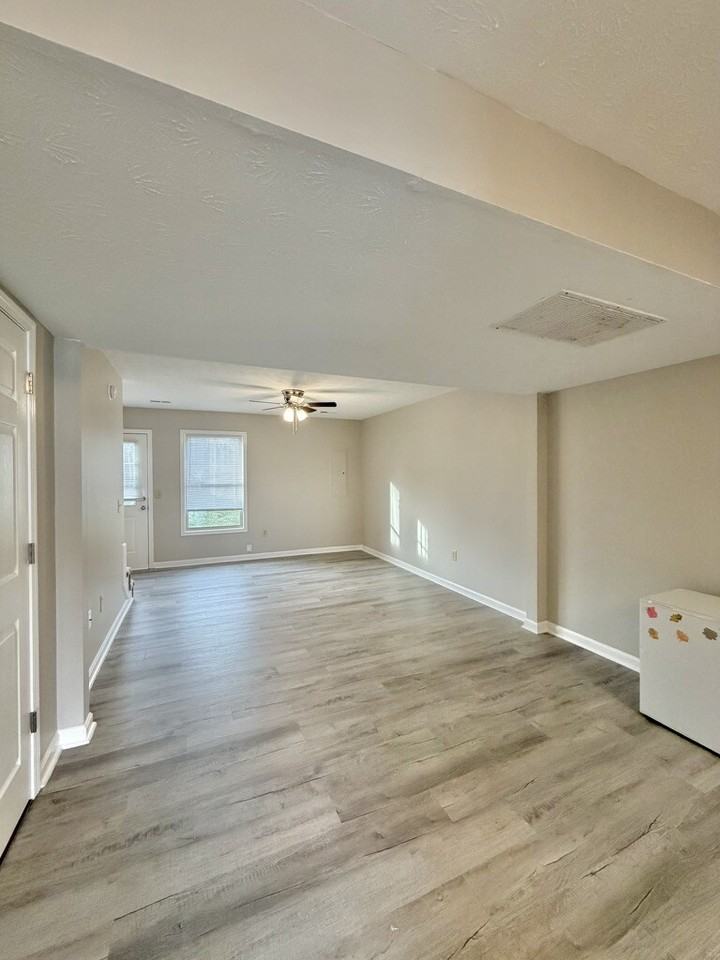 135 Chatham Place - Photo 5 of 31