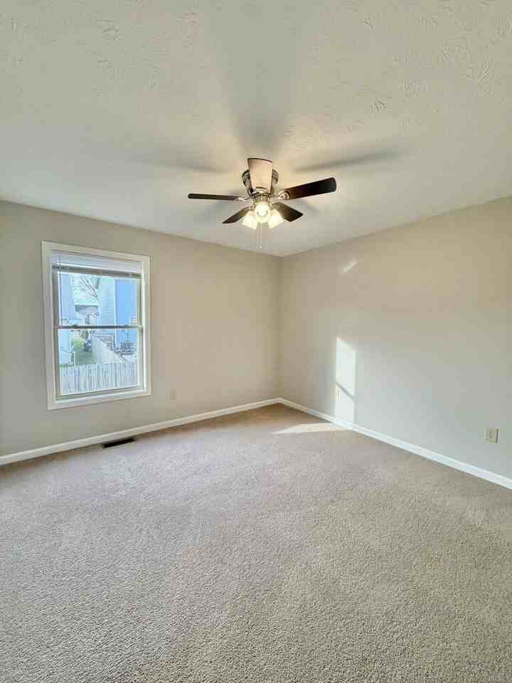 240 Chatham Place - Photo 4 of 31