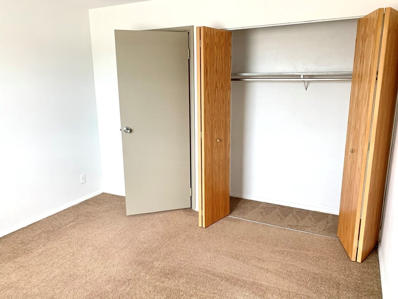 2047 Blairs Ferry Rd - Photo 3 of 10