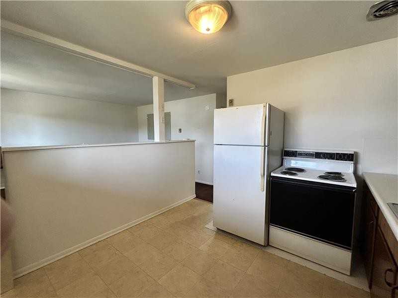 301 Main St #3 - Photo 3 of 8