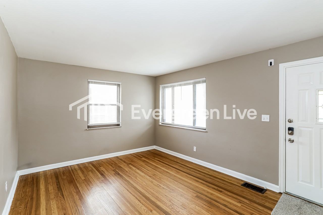 5735 Kiefer Ct - Photo 3 of 15