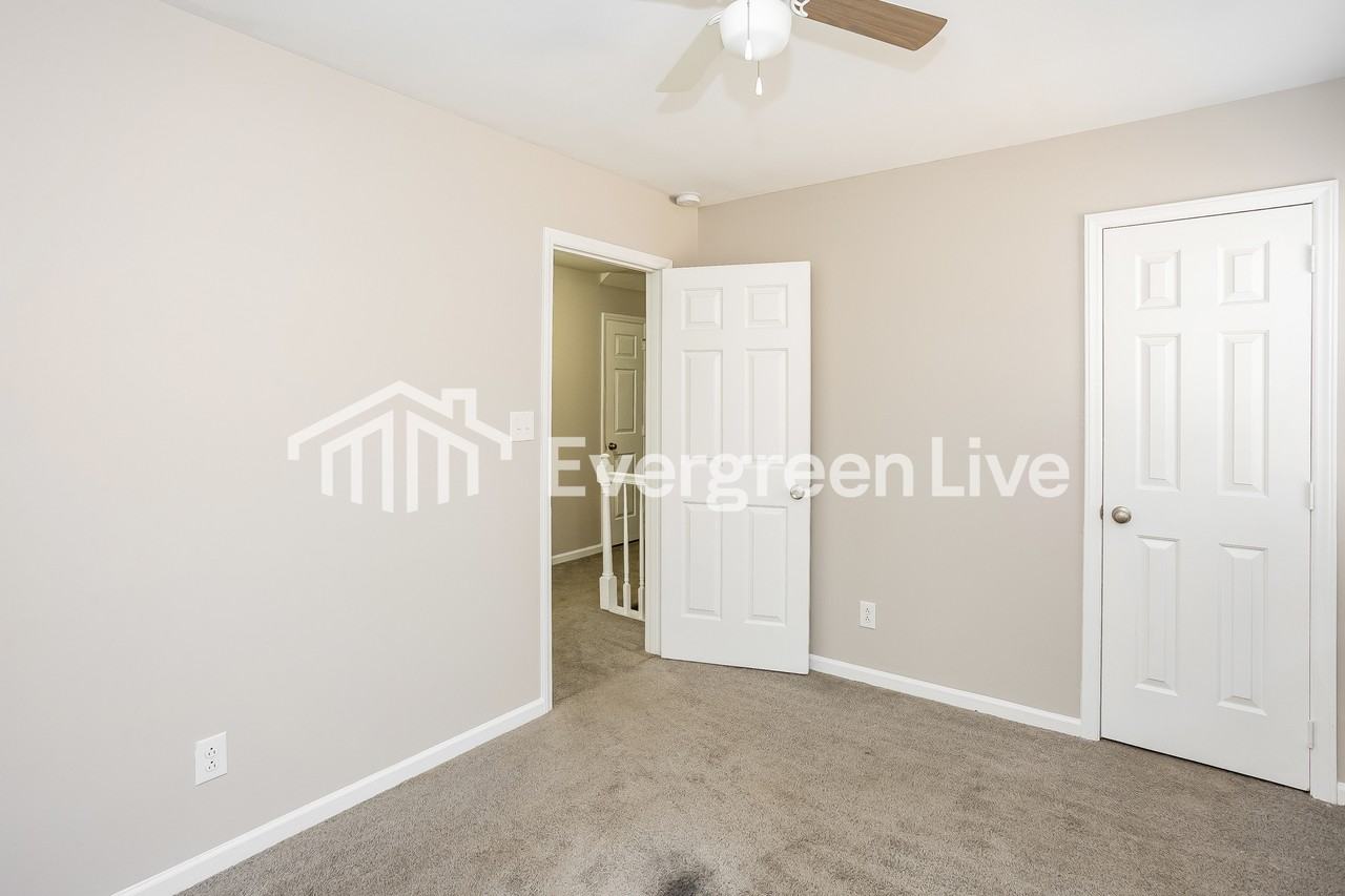 907 Doby Springs Dr - Photo 4 of 15