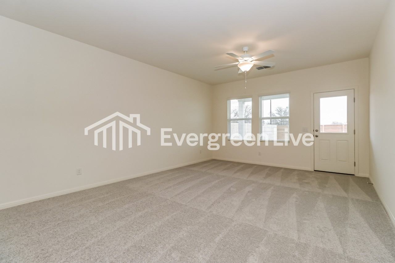 16104 Viburnum Dr - Photo 3 of 16