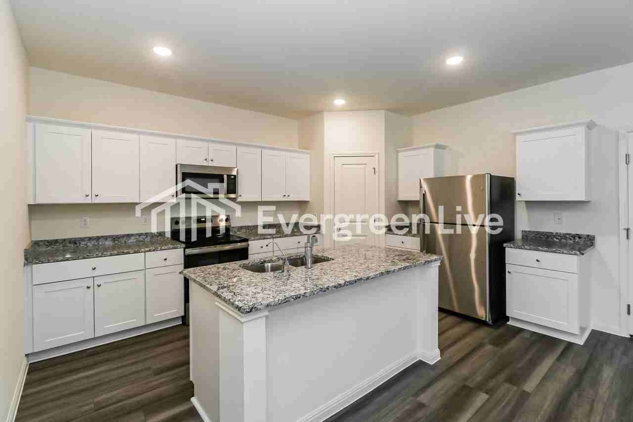 16113 Viburnum Dr - Photo 5 of 15