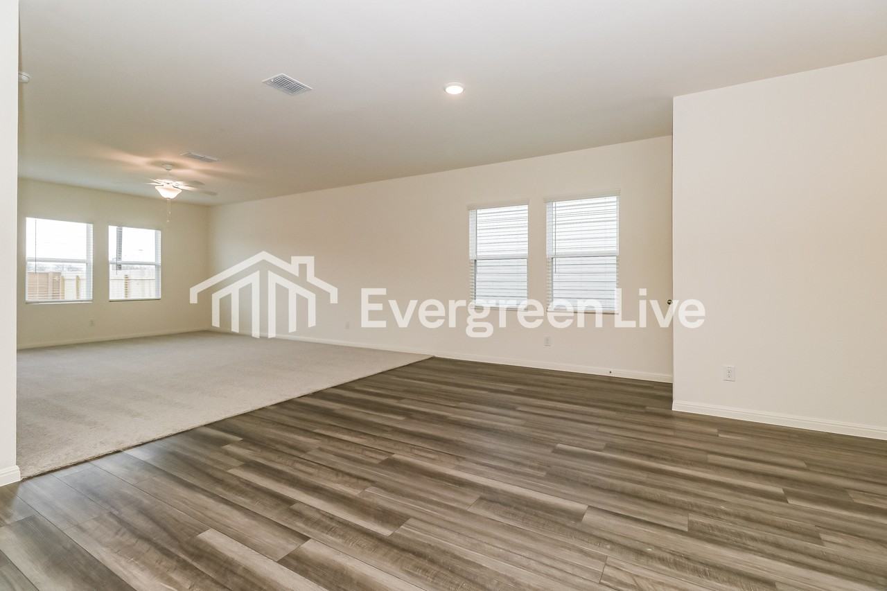 16024 Viburnum Dr - Photo 2 of 15