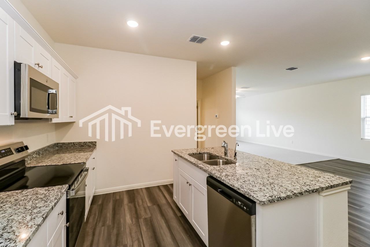 16024 Viburnum Dr - Photo 4 of 15