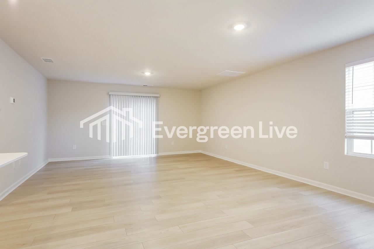 209 Meadow Gate Court - Photo 3 of 15