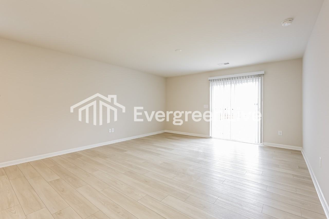 202 Meadow Gate Ct - Photo 4 of 16