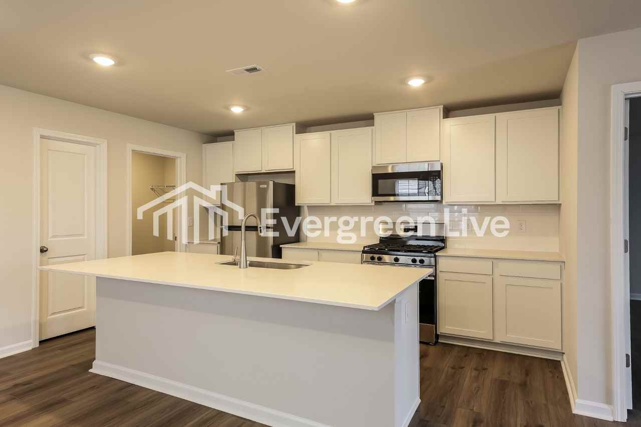 205 Stokely Way - Photo 7 of 16