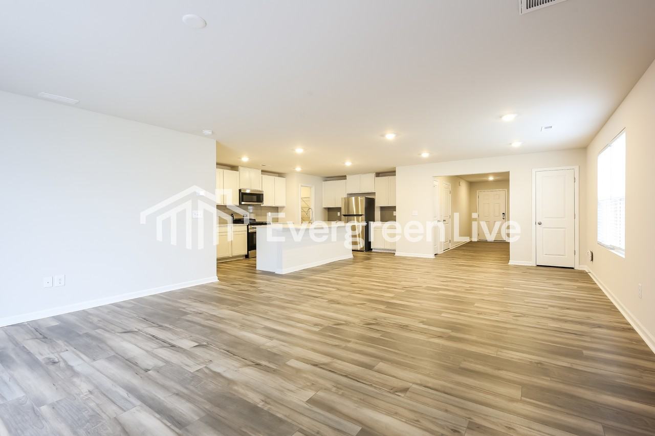 207 Stokely Way - Photo 3 of 15