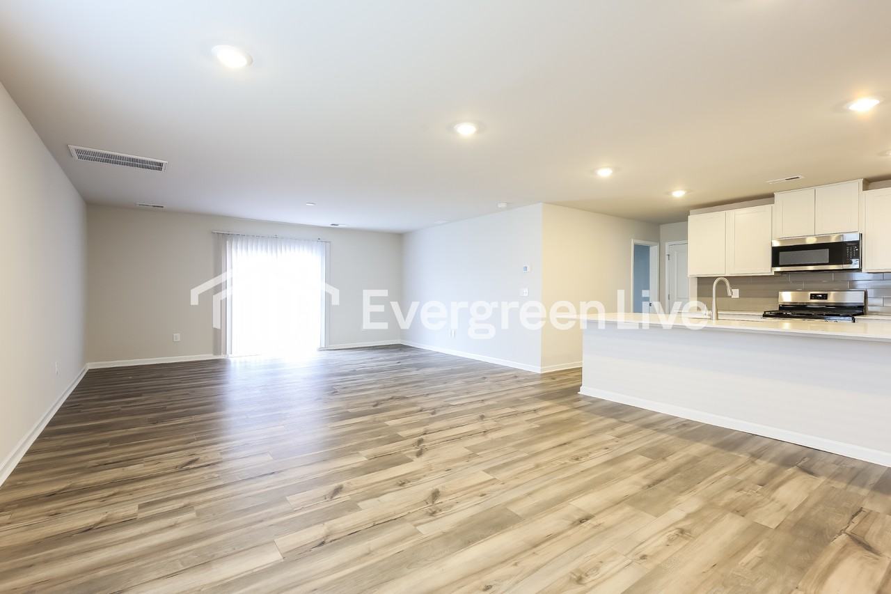 207 Stokely Way - Photo 4 of 15