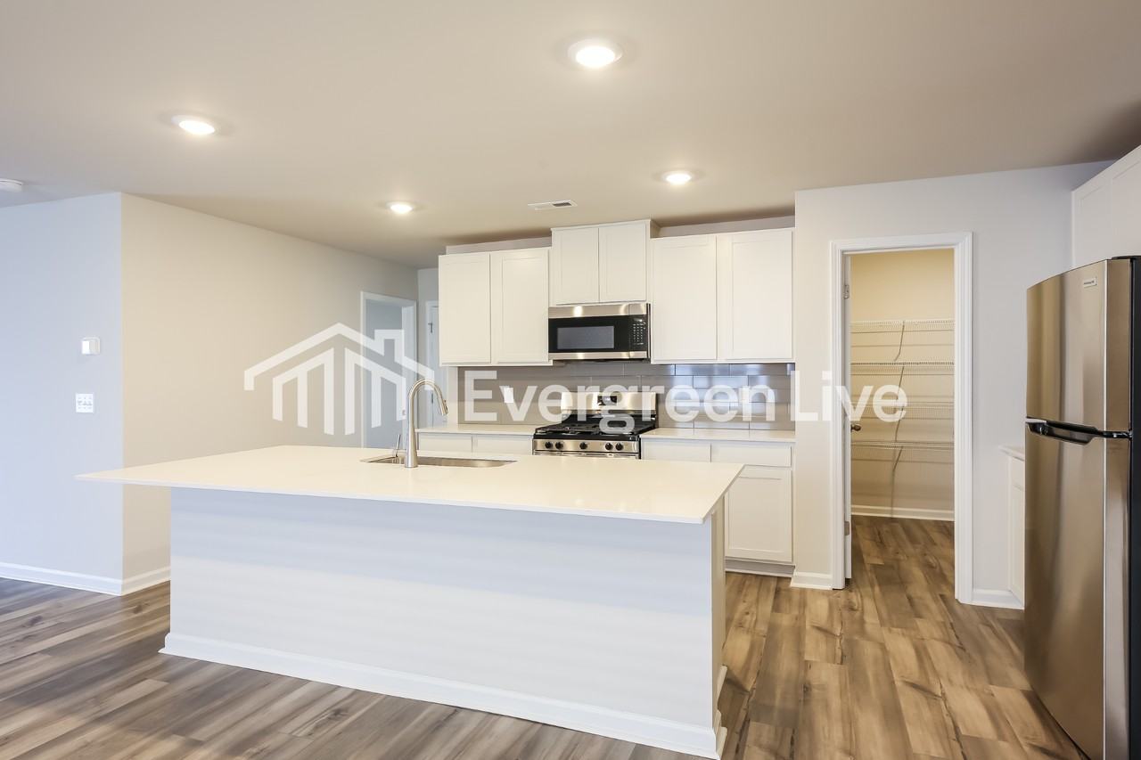 207 Stokely Way - Photo 6 of 15