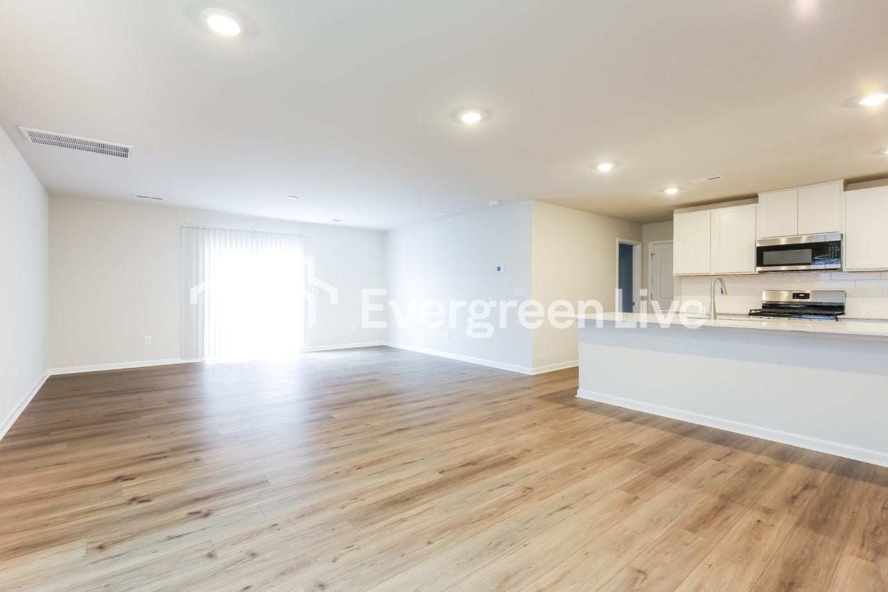 211 Stokely Way - Photo 4 of 15