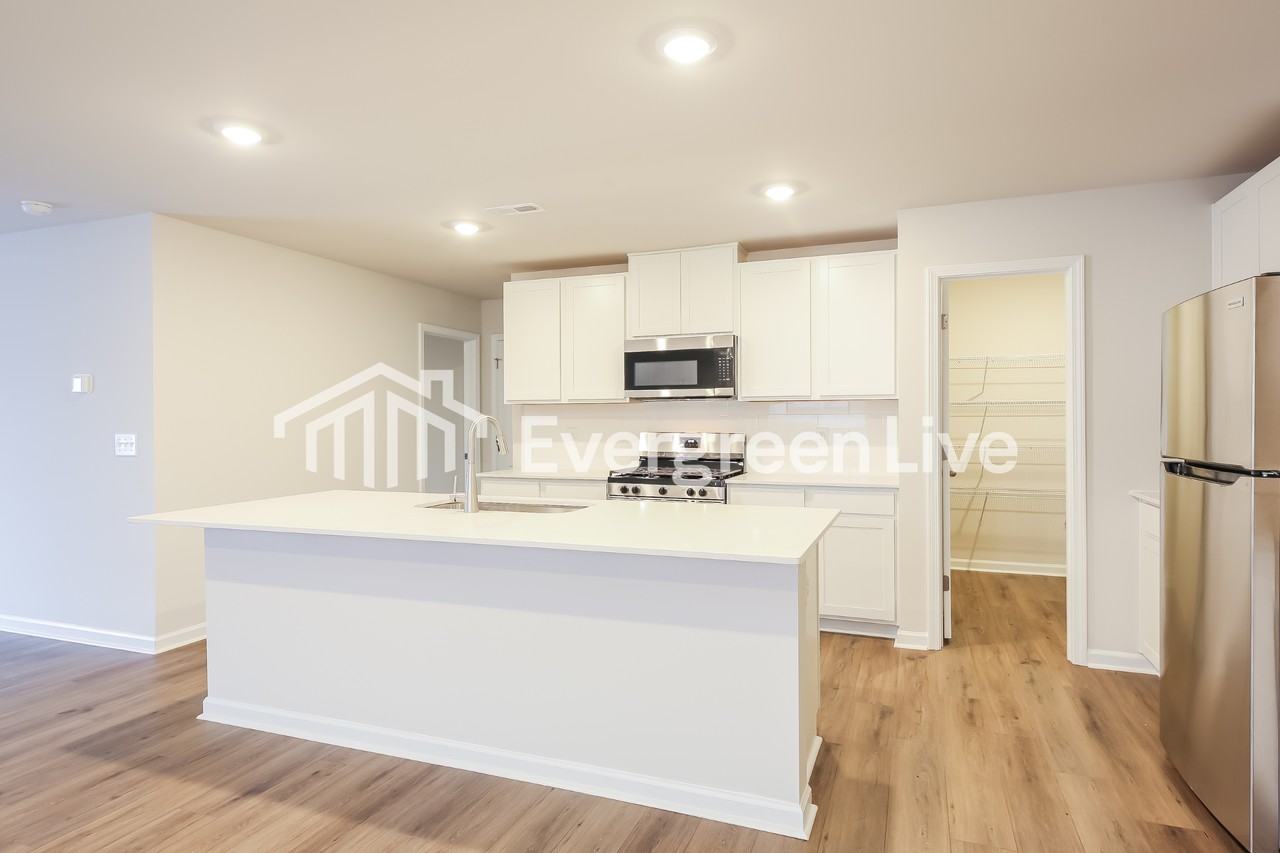 211 Stokely Way - Photo 5 of 15