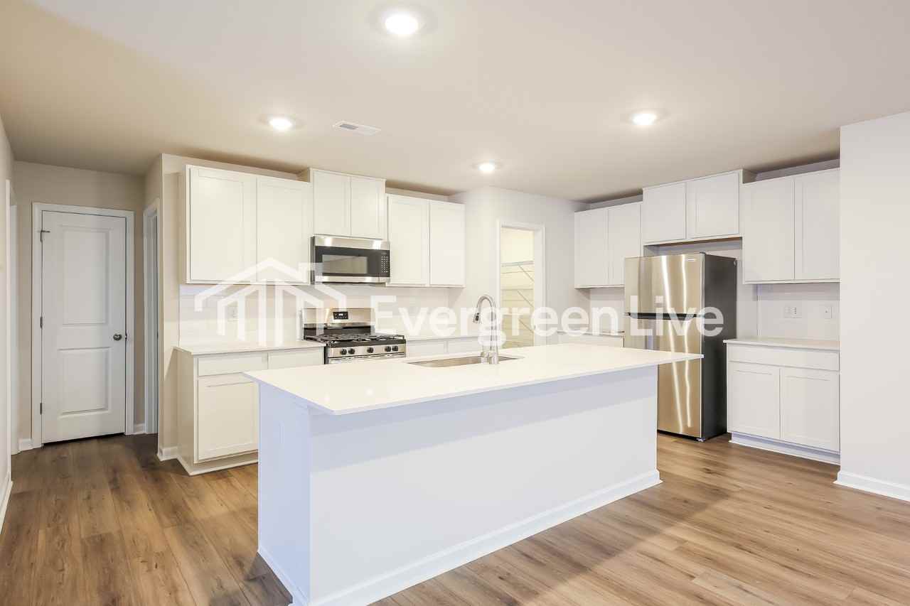 211 Stokely Way - Photo 6 of 15