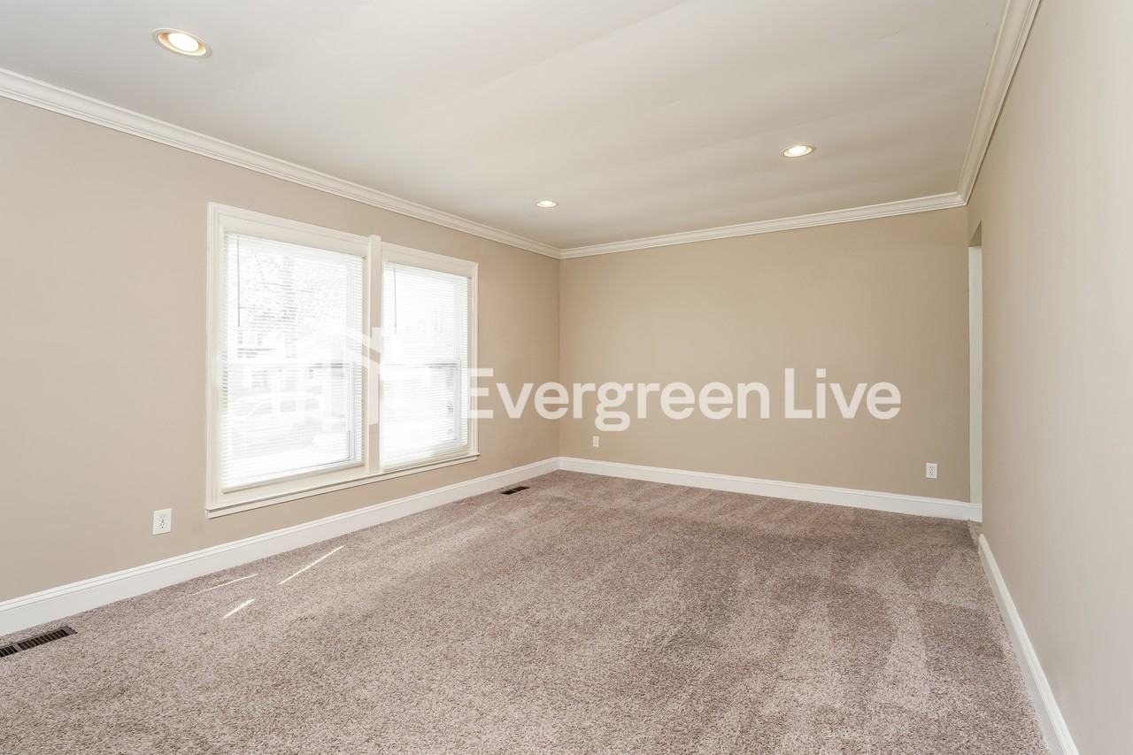 4114 Olympia Dr - Photo 4 of 15