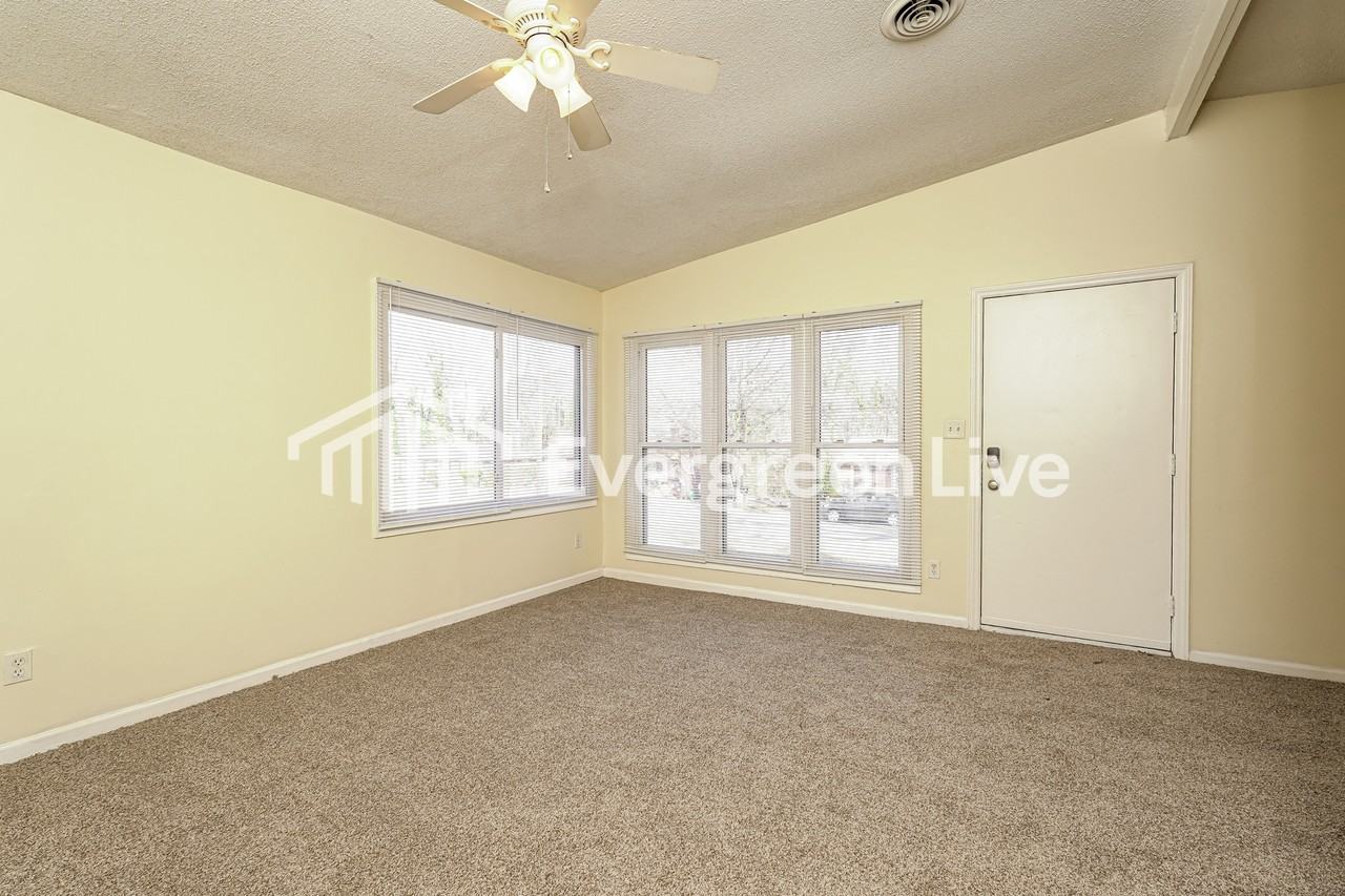 1202 Biltmore Ave - Photo 2 of 15