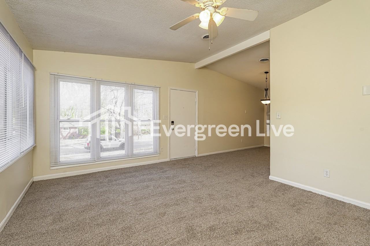 1202 Biltmore Ave - Photo 3 of 15