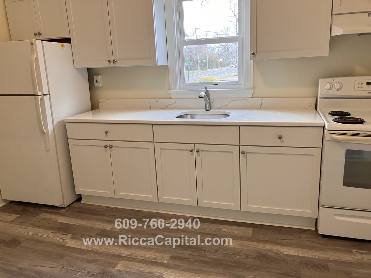 308 Thirteenth - Photo 2 of 14