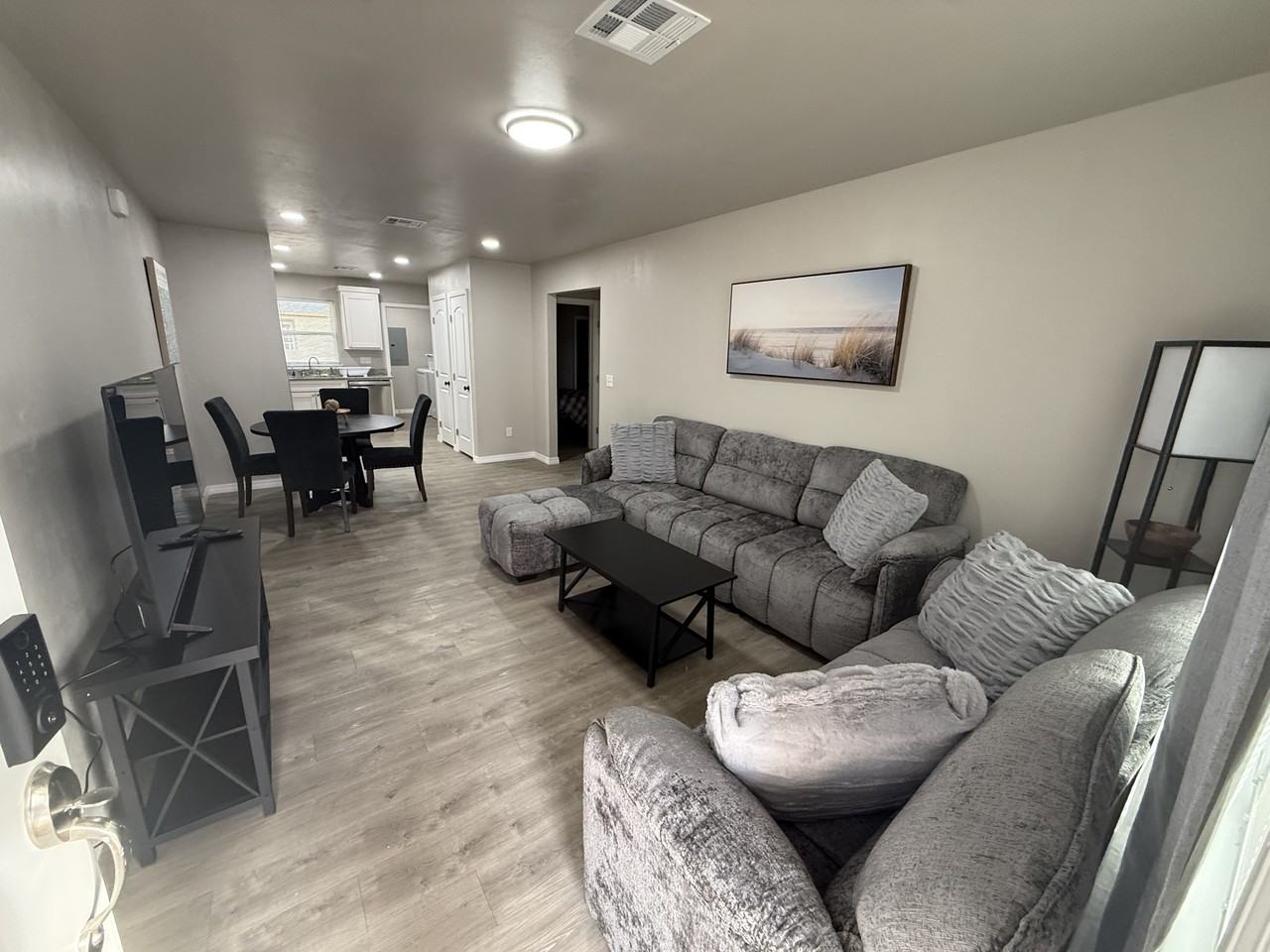 228 North Johnston Avenue - Photo 2 of 10