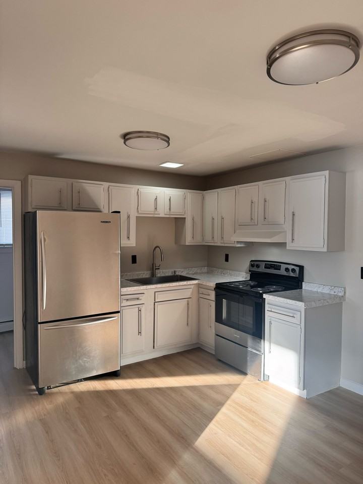 147 State Street - Photo 2 of 11