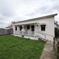 featured image of 1014 1/2 Gaston Ave Apt 2