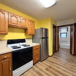 1014 1/2 Gaston Ave Apt 2 - Photo 2 of 6