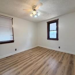 1014 1/2 Gaston Ave Apt 2 - Photo 5 of 6