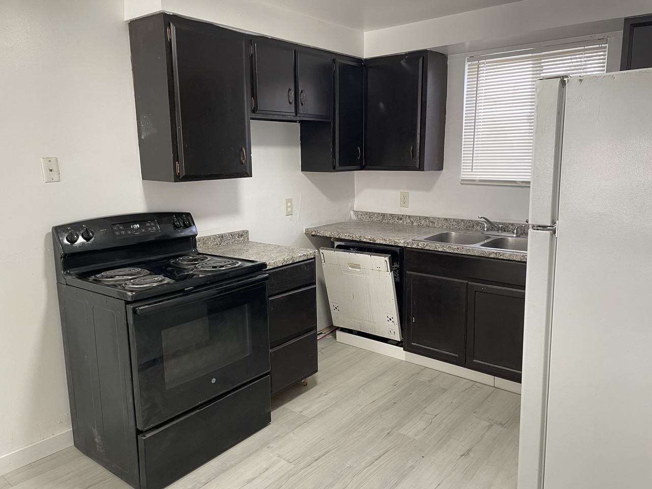 3455 Brinker Avenue - Photo 5 of 15