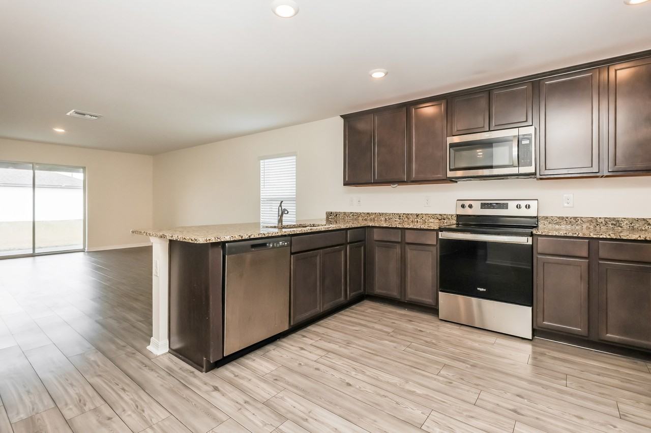 885 885 Youngreen Dr - Photo 5 of 20