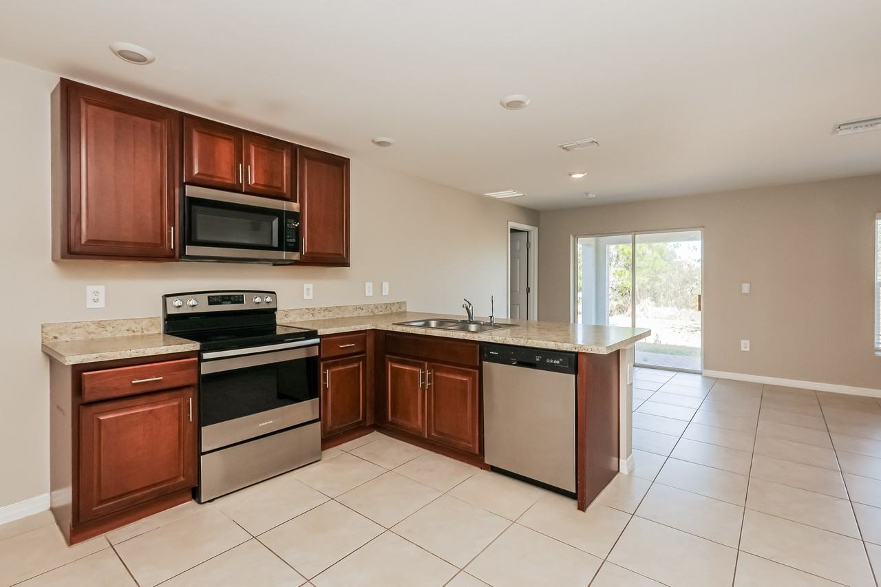 548 Woodview Dr - Photo 7 of 26