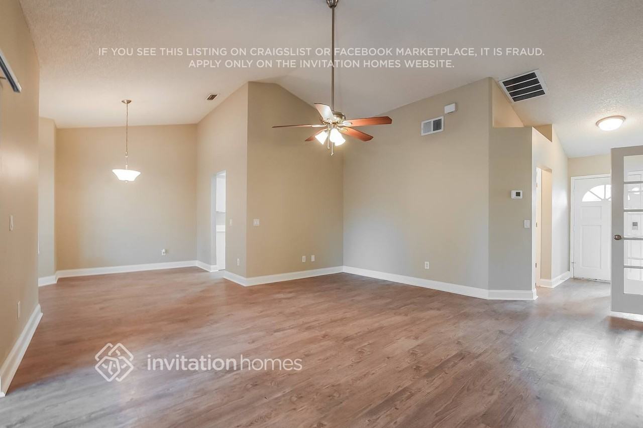 1021 Kelly Creek Cir - Photo 3 of 18