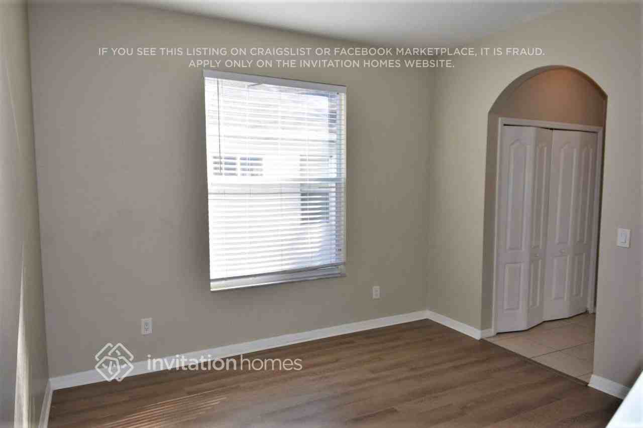 9712 Laurel Ledge Dr - Photo 3 of 18