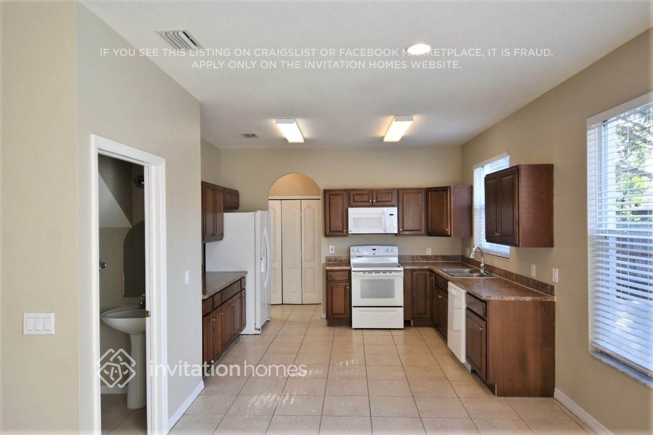 9712 Laurel Ledge Dr - Photo 5 of 18