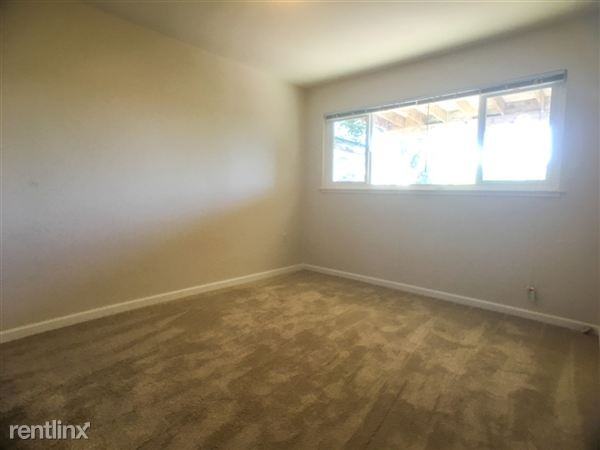 2005 Monroe Ave #B - Photo 3 of 8