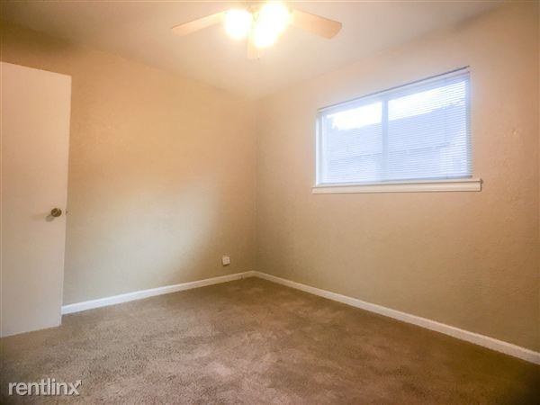 284 Elmwood St - Photo 3 of 12