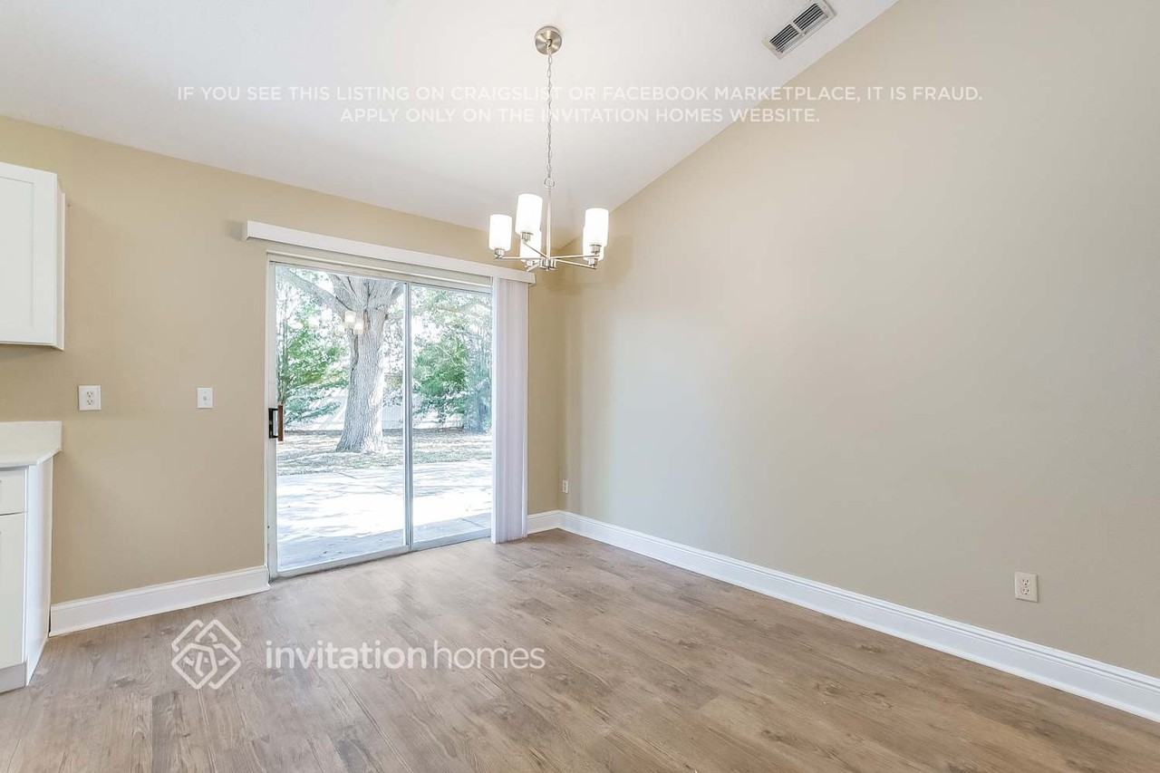 423 Woodview Dr - Photo 6 of 17