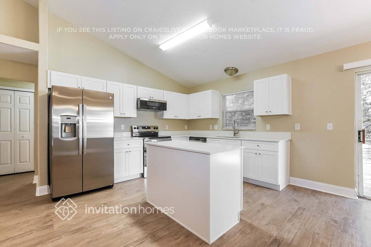 423 Woodview Dr - Photo 7 of 17