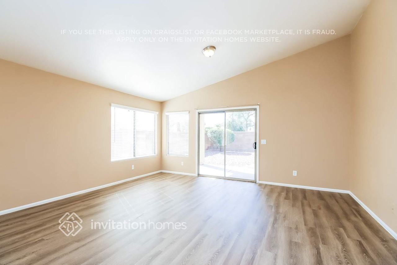 15785 W Latham St - Photo 3 of 17
