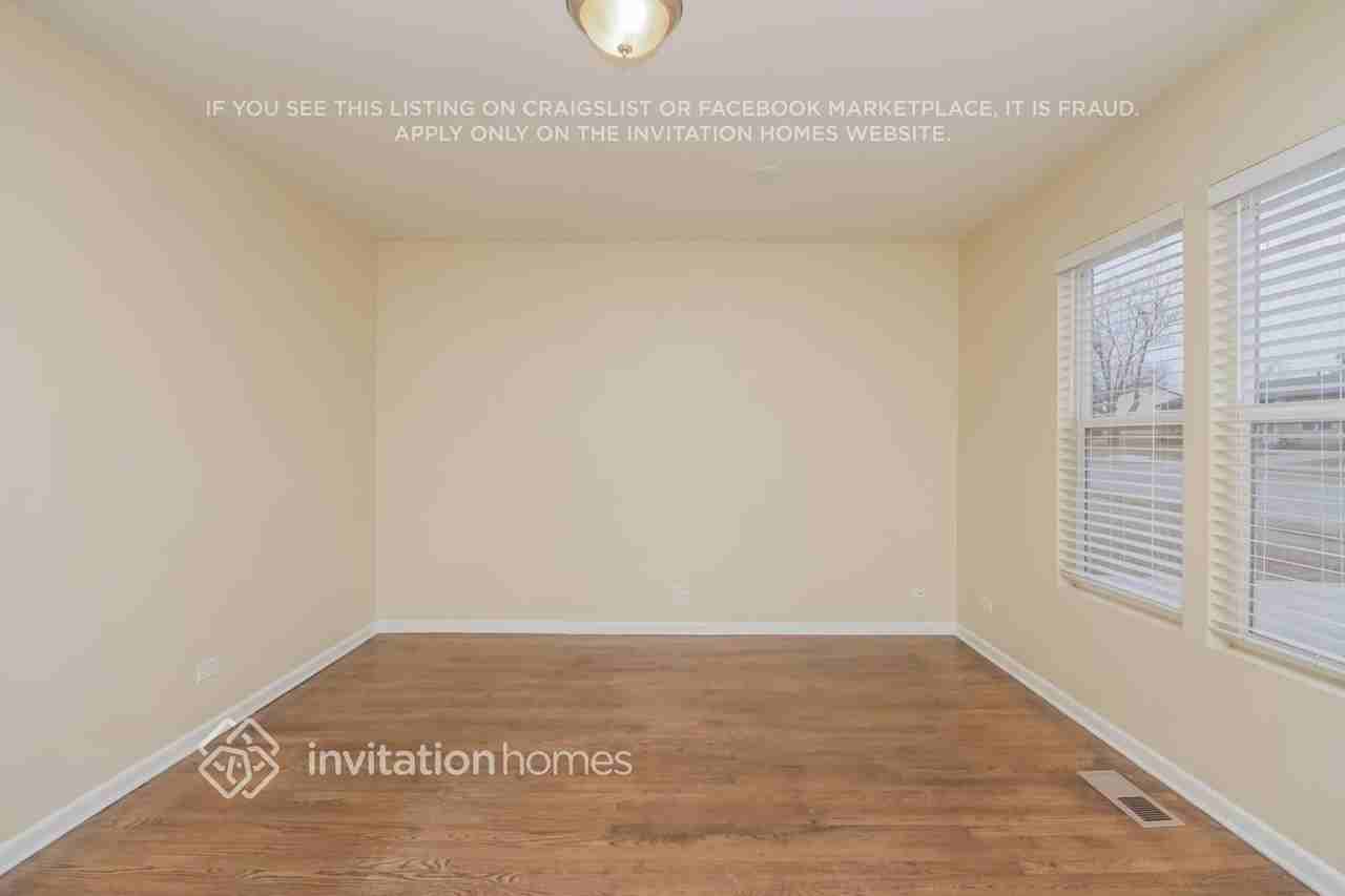 401 Tallman Ave - Photo 4 of 17