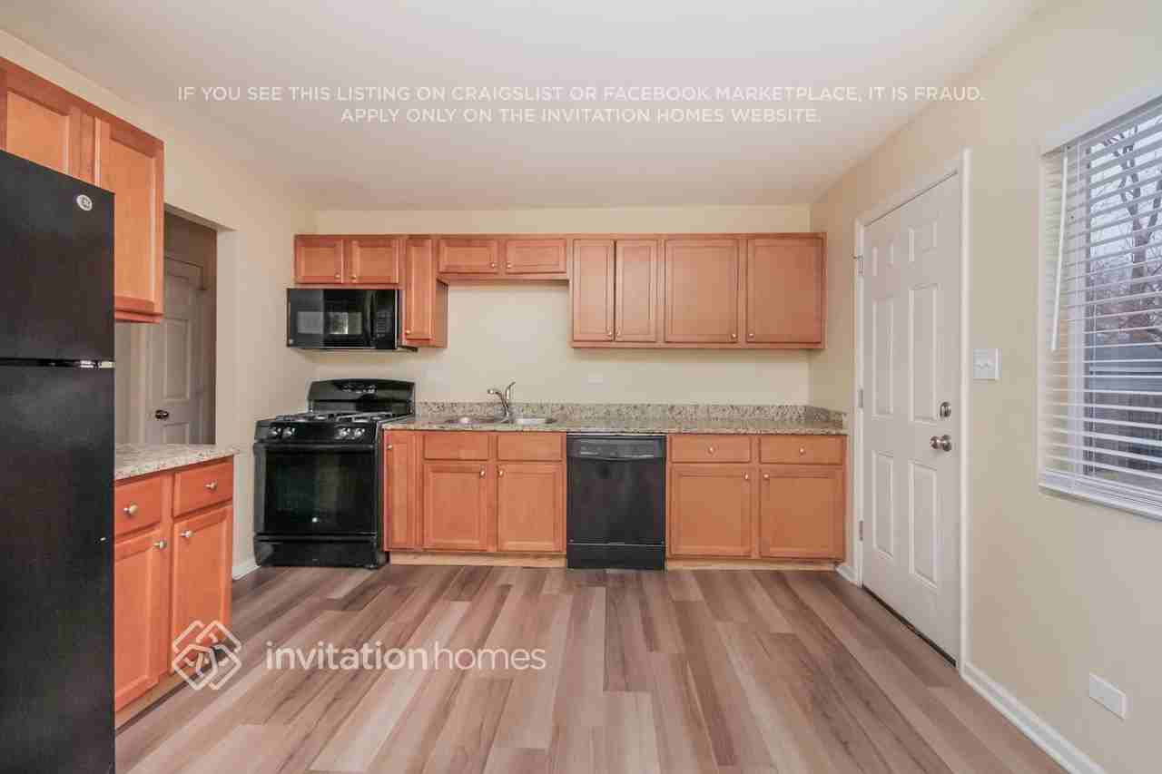 401 Tallman Ave - Photo 6 of 17