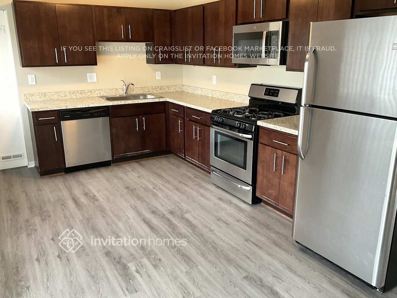 135 Princeton St - Photo 7 of 16