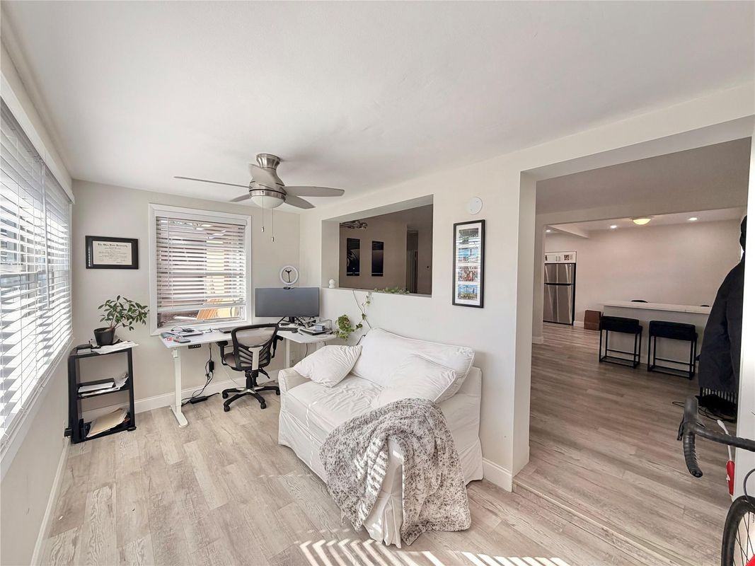 1421 Nw 2nd Ave - Photo 6 of 9