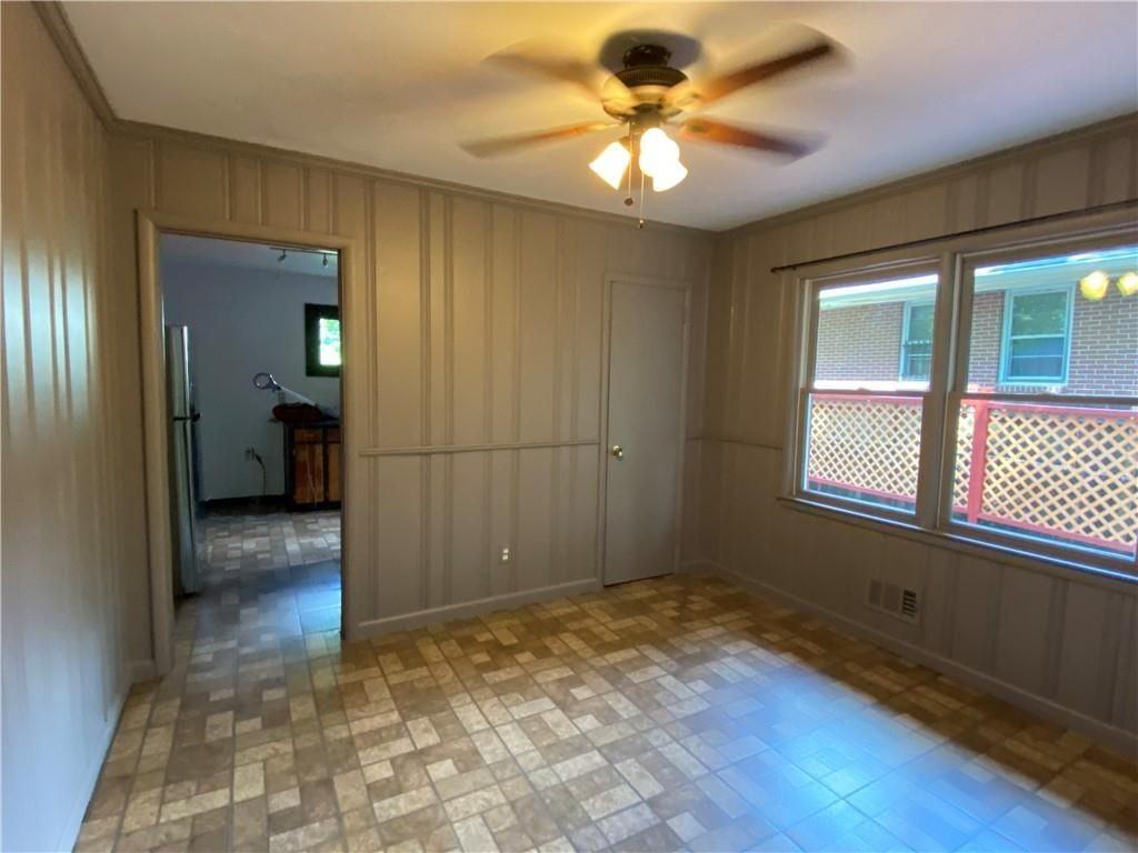 1975 Clearwater Dr Se - Photo 3 of 12